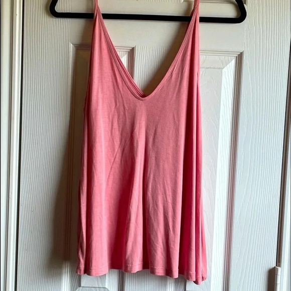 Forever 21 Top Spaghetti Strap Color Pink Size Medium V-Neck - Picture 2 of 5
